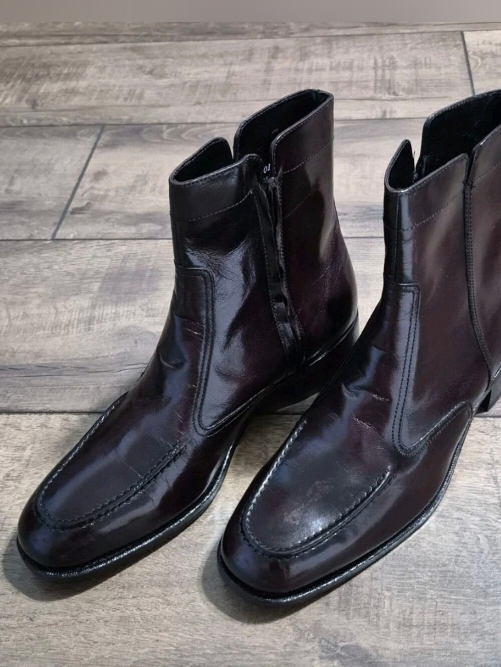 Florsheim Essex Black/Cherry Leatger Moc-Toe Men's Boots Size 8.5 D.